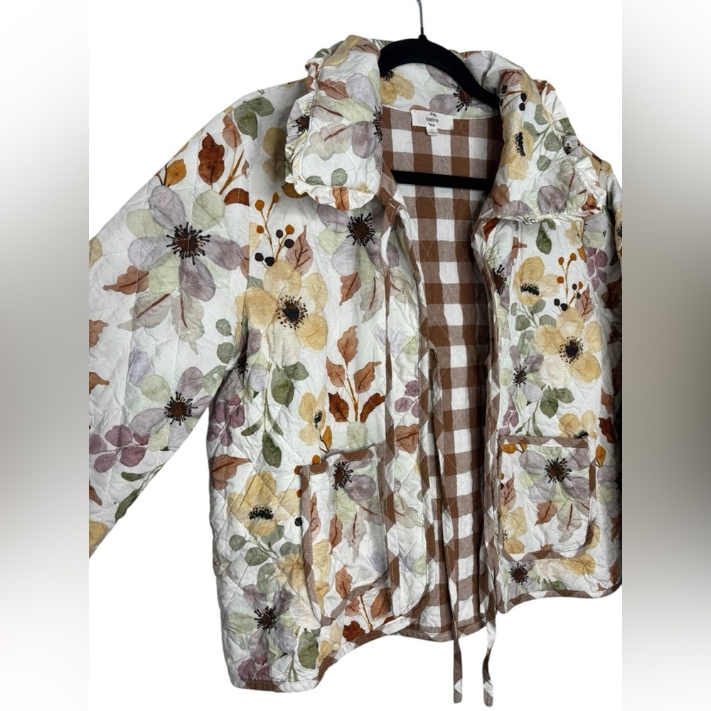 Entro Floral Print Quilted Jacket Size Medium Tie Front Patch Pockets Feminine - Picture 3 of 10